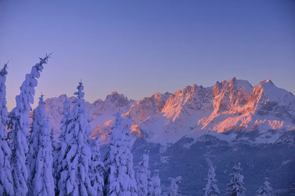 Dağı kış manzarası — Stok fotoğraf