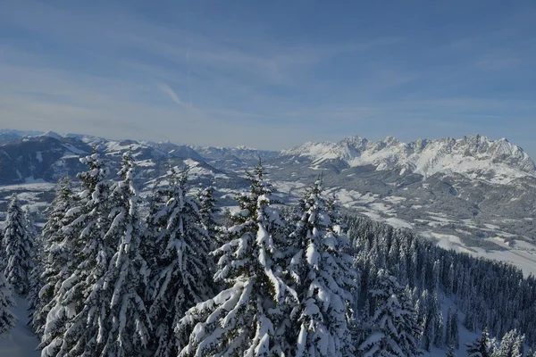 Montanha paisagem inverno — Fotografia de Stock