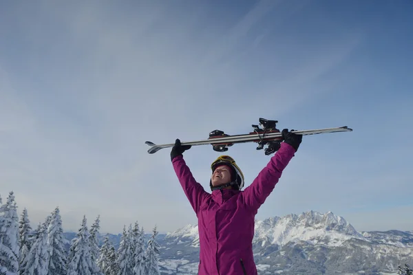 Téli szórakozás és a ski — Stock Fotó