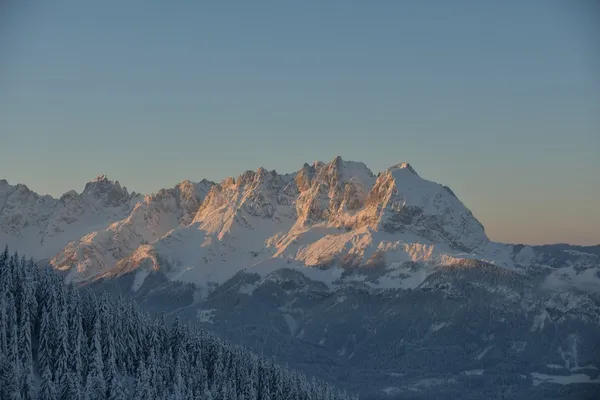 Paysage d'hiver montagne — Photo