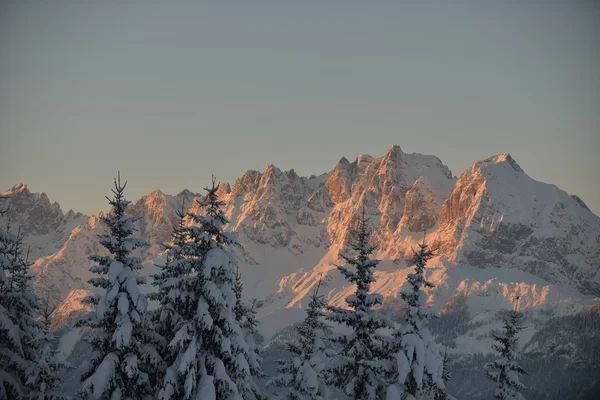 Montanha paisagem inverno — Fotografia de Stock