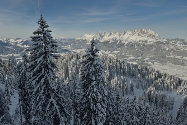 Montagna paesaggio invernale — Foto Stock