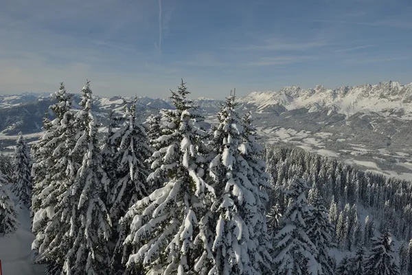 Paysage d'hiver montagne — Photo