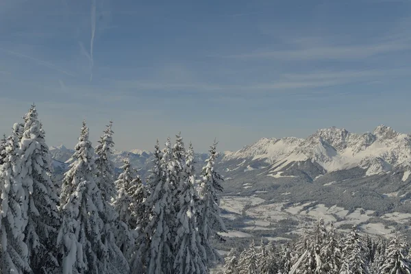 Montagna paesaggio invernale — Foto Stock