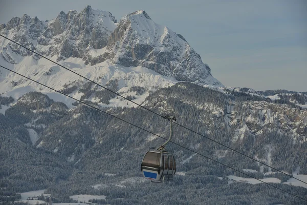 Skilift-Gondel in den Alpen — Stockfoto