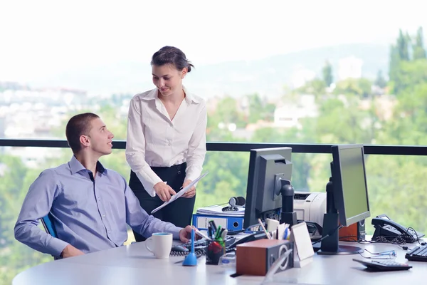 Affaires en réunion au bureau — Photo