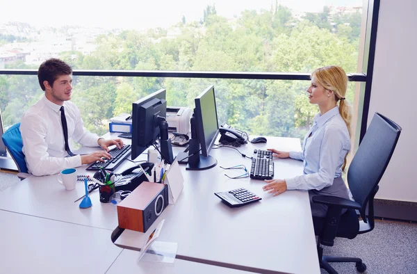 Negocios en una reunión en la oficina —  Fotos de Stock