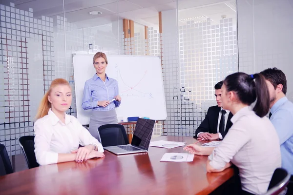 Negocios en una reunión en la oficina — Foto de Stock