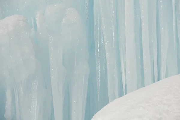 Лед и снег — стоковое фото