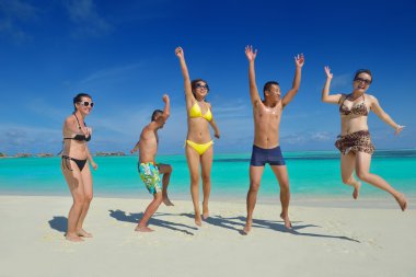 mutlu genç grup var eğlenceli bach üzerinde