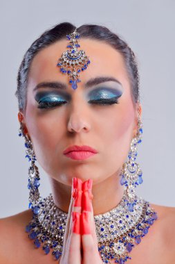 güzel kadın lüks makyaj