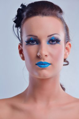 lüks makyaj ile güzel bir kadın