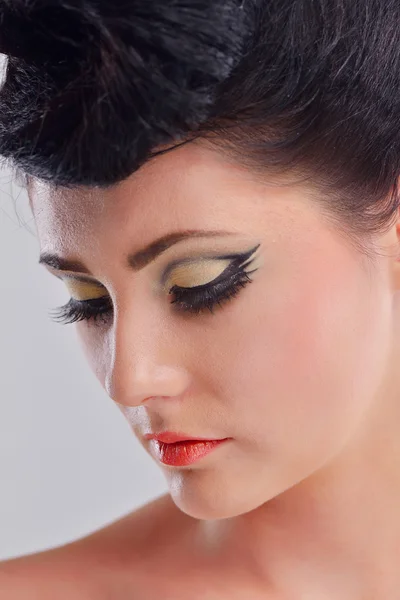 Krásná žena s luxusní make-up — Stock fotografie