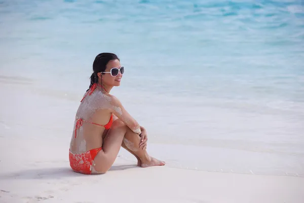 Beautiful gril on beach have fun — Stock Photo, Image