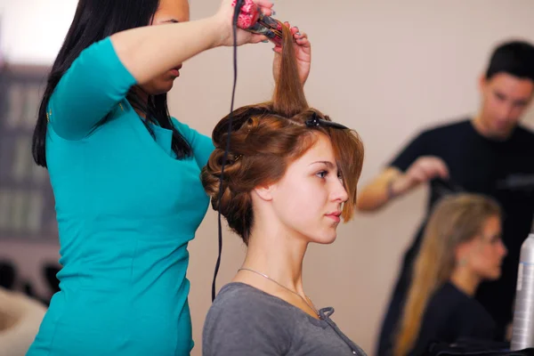 Bella donna con trucco di lusso — Foto Stock