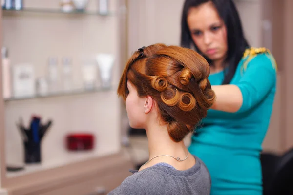 Bella donna con trucco di lusso — Foto Stock