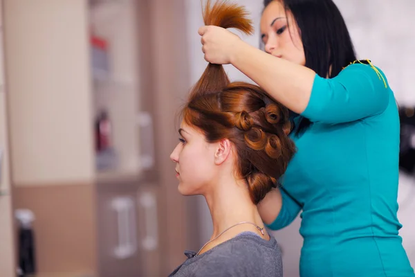 Vacker kvinna med lyxiga makeup — Stockfoto