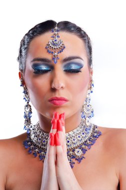 lüks makyaj ile güzel bir kadın