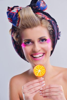 lüks makyaj ile güzel bir kadın