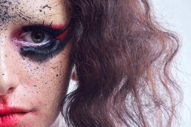 lüks makyaj ile güzel bir kadın