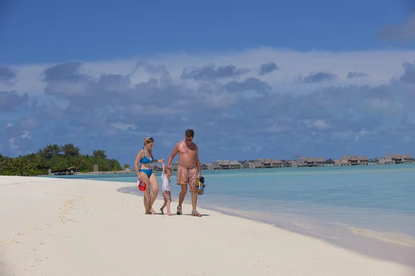 Gelukkige familie op vakantie — Stockfoto