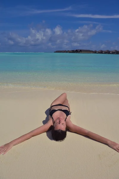 Mulher feliz no verão — Fotografia de Stock