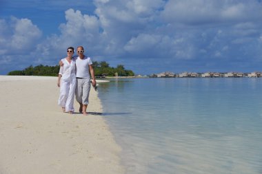 mutlu genç çift eğlenmek yaz