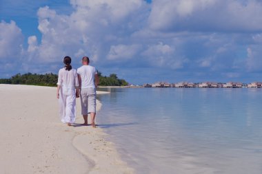 mutlu genç çift eğlenmek yaz