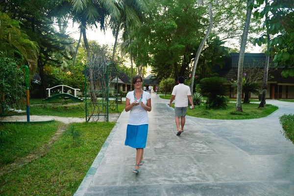 Mujer feliz en verano —  Fotos de Stock