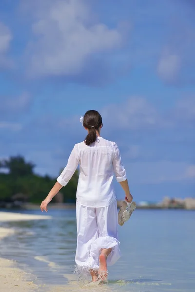 Happy woman at summer — Stock Photo, Image