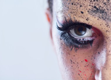 lüks makyaj ile güzel bir kadın