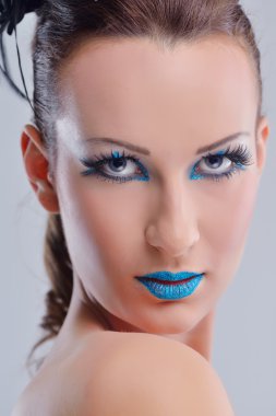 lüks makyaj ile güzel bir kadın