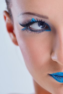 lüks makyaj ile güzel bir kadın