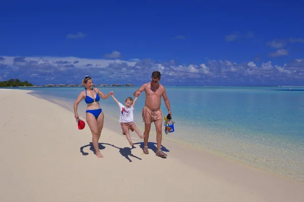 Familia feliz de vacaciones — Foto de Stock