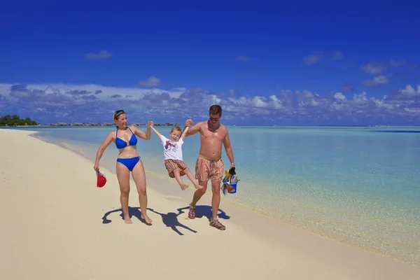 Glückliche Familie im Urlaub — Stockfoto