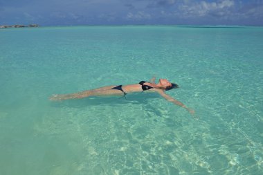 mutlu kadın zevk yaz saati