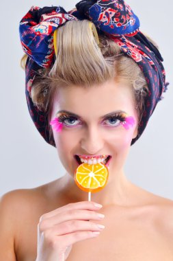 lüks makyaj ile güzel bir kadın