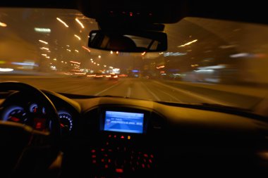 gece araba sürüş