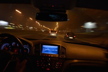 gece araba sürüş