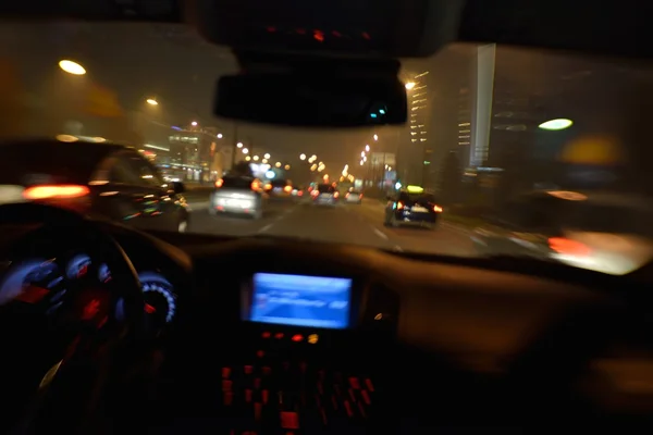 V noci auto夜車の運転 — ストック写真