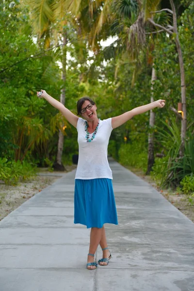 Happy woman enjoy summer time — Stock Photo, Image