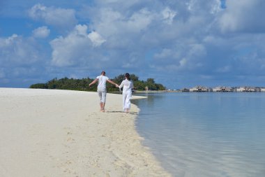 mutlu genç çift eğlenmek yaz