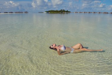 mutlu kadın zevk yaz saati