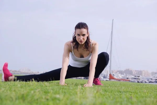 Young beautiful woman jogging on morning — Stock Photo, Image