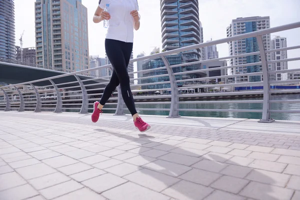 Žena na ranní jogging — Stock fotografie