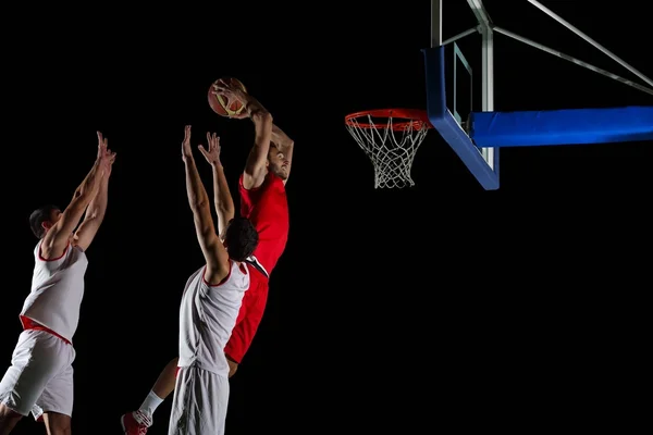 Basketballspieler in Aktion — Stockfoto