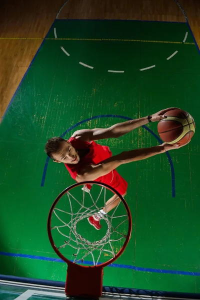 Giocatore di basket in azione — Foto Stock
