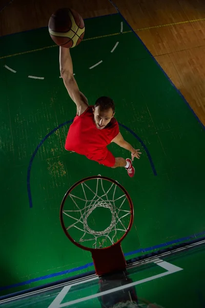 Jogador de basquete em ação — Fotografia de Stock