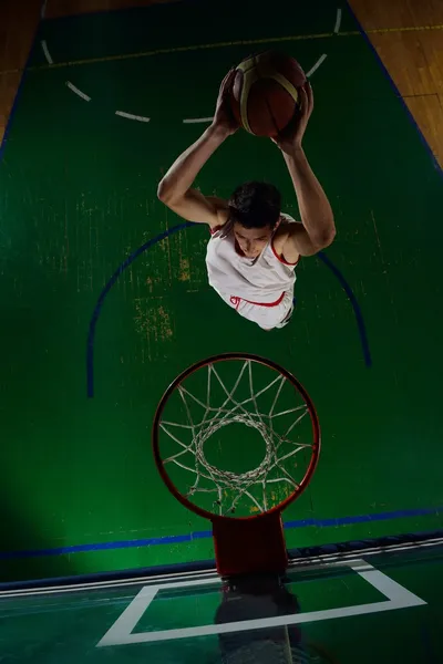 Basketbalista v akci — Stock fotografie