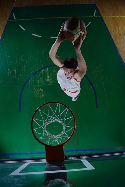 Jogador de basquete em ação — Fotografia de Stock